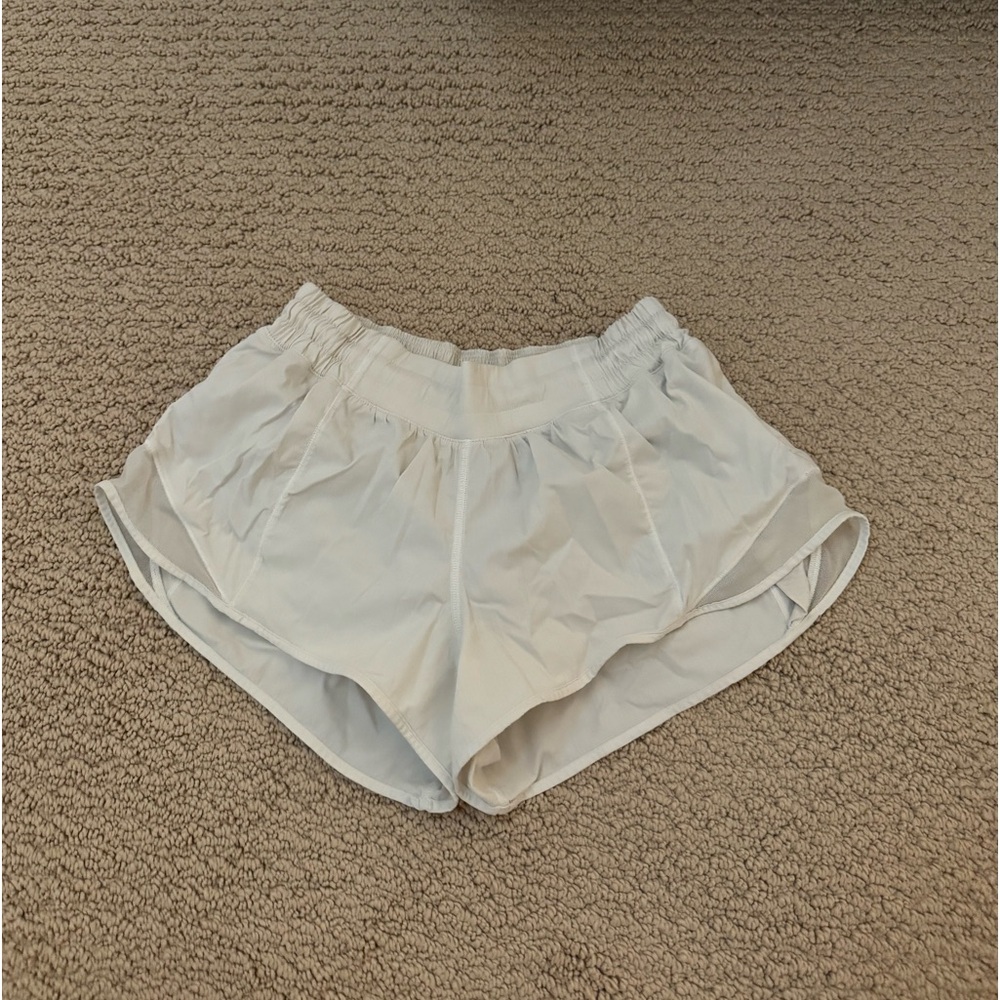 Lululemon hotty hot shorts 2.5